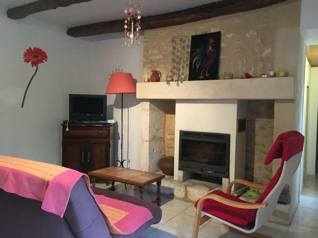 Gite De L Oustalneou Cuzorn Exterior foto